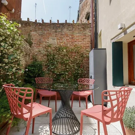 Private Courtyard Peggy Cozy * Venise